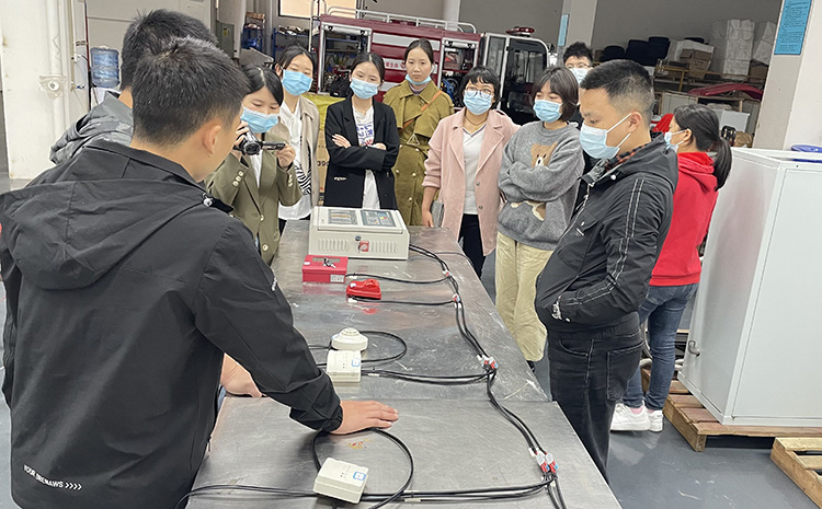 全氟己酮滅火裝置產(chǎn)品培訓.jpg 全氟己酮滅火裝置產(chǎn)品培訓.jpg